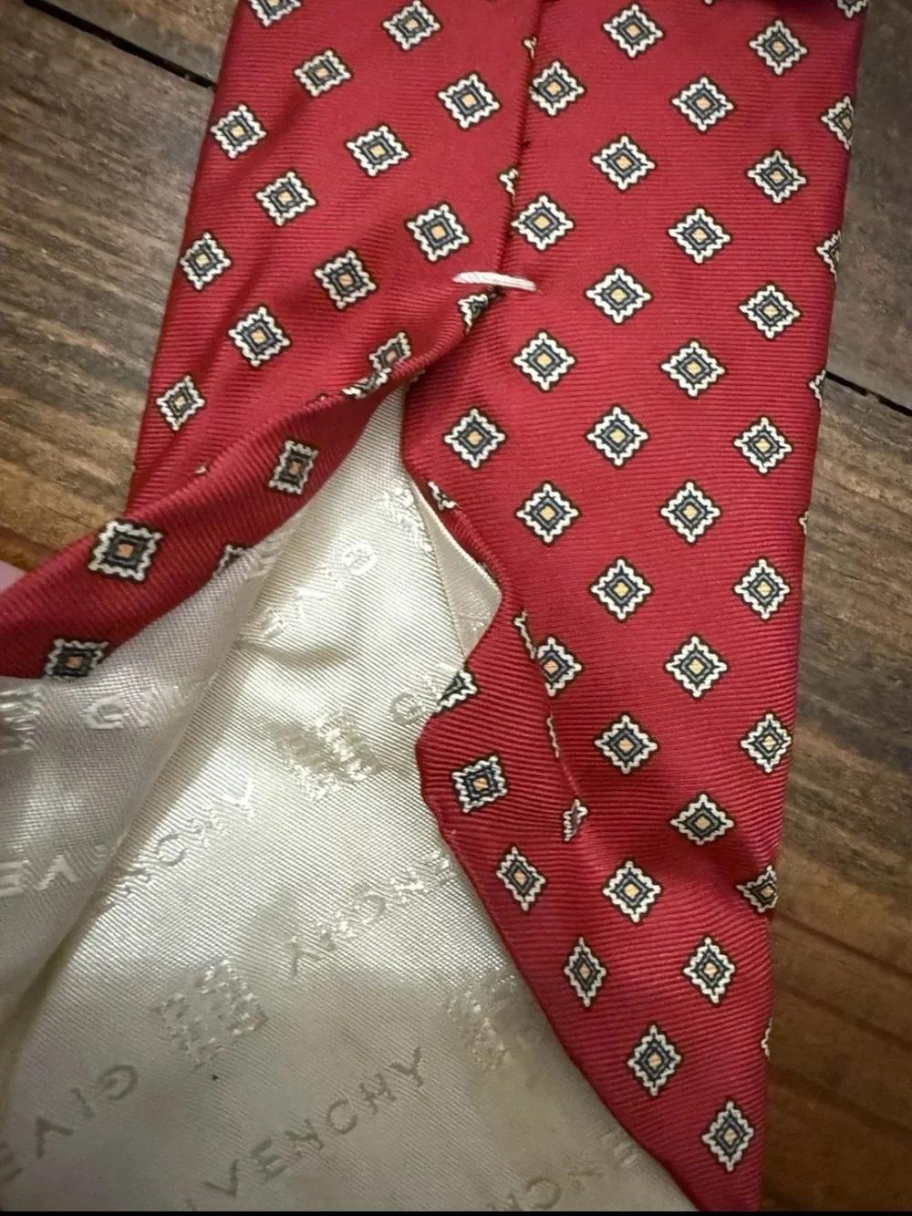 Givenchy elegant silk